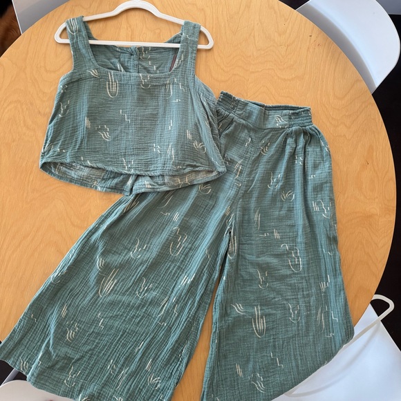 Bel Kazan Pants - Bel Kazan Green Sleeveless Top and Pants Set